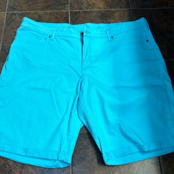 St Johns Bay Bermuda shorts - Picture 1 of 3